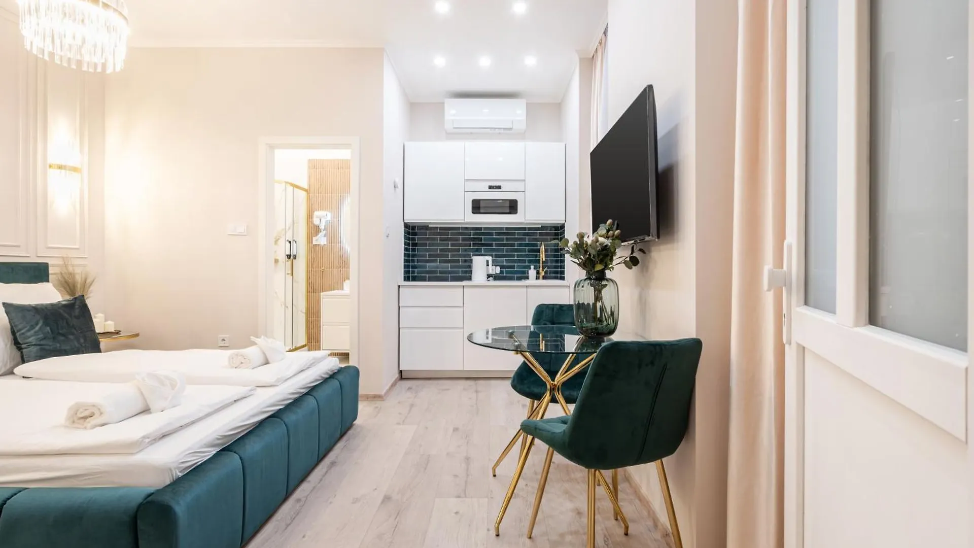 Apartment Kiraly 33 - Hidden Gem - Best Location By Bqa Budapest