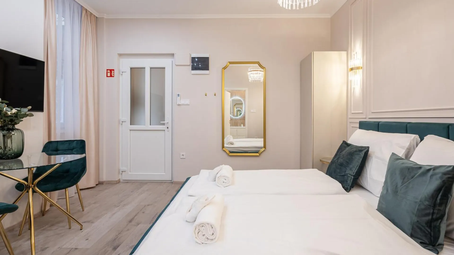 Kiraly 33 - Hidden Gem - Best Location By Bqa Budapest Apartment