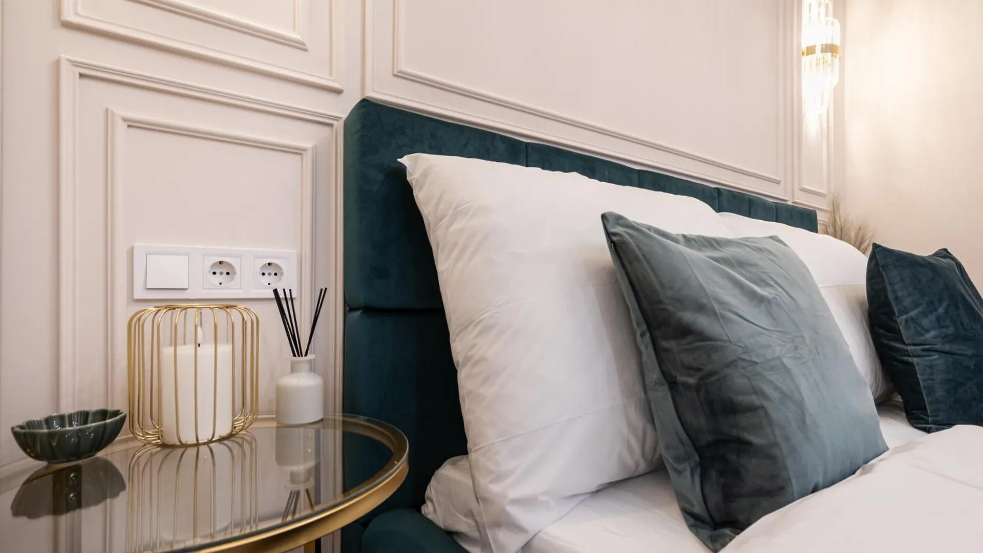 Apartment Kiraly 33 - Hidden Gem - Best Location By Bqa Budapest Hungary